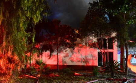 اخماد حريق اندلع في مستشفى جامعة إيجه غرب تركيا