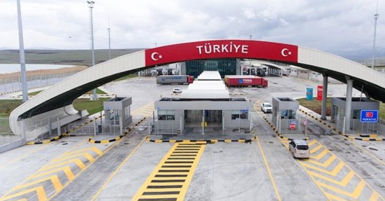 تركيا تعلن فتح معبر حدودي جديد مع مدينة رأس العين السورية