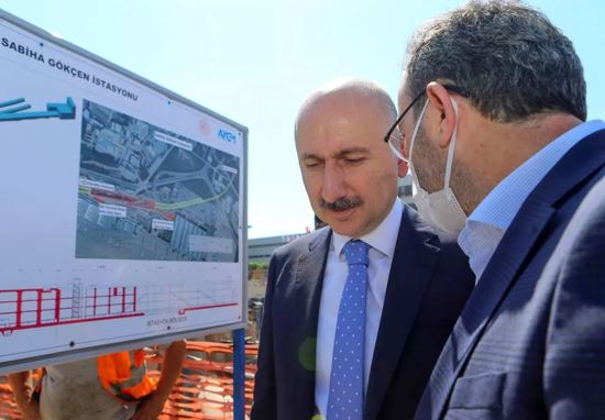 وزير النقل التركي يعلن موعد تشغيل المترو الواصل لمطار صبيحة