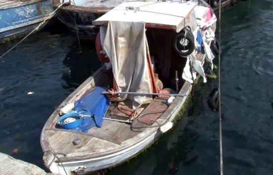 العثور على جثة رجل مسن على متن قارب صيد باسطنبول