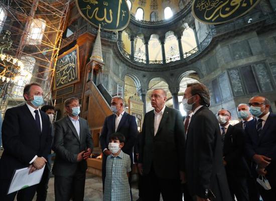 أردوغان يجري زيارة مفاجئة لآيا صوفيا