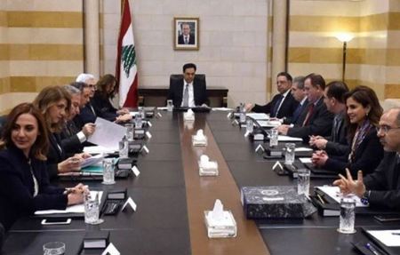 الحكومة اللبنانية تقرر وضع مسؤولين تحت الإقامة الجبرية