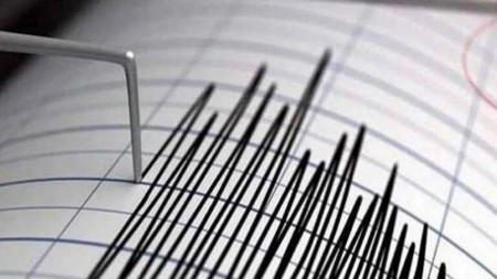 زلزال يضرب دولة عربية ويدمر عددا من المنازل