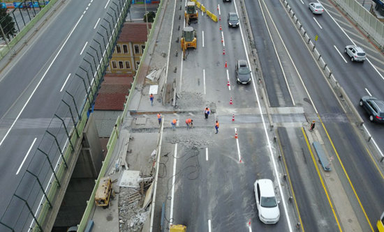 بدء المرحلة الثانية من تجديد جسر القرن الذهبي بإسطنبول