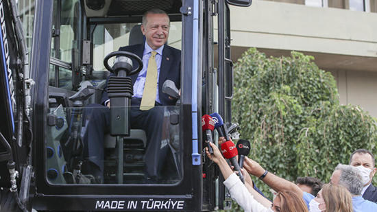 بالصور.. أردوغان يدشن أول حفار بناء كهربائي بجهود محلية خالصة