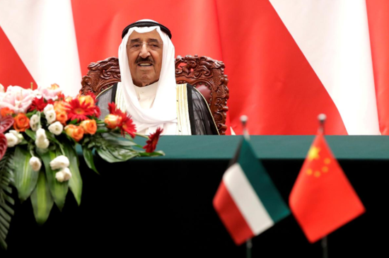 رئيس الحكومة الكويتية ينشر تغريدة بشأن صحة أمير البلاد