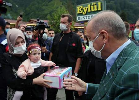 أردوغان يتفقد أعمال تطوير هضبة "آيدر" الشهيرة بولاية ريزة المطلة على البحر الأسود.