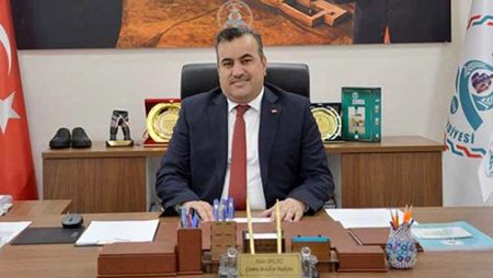 وفاة رئيس بلدية تركي بفيروس كورونا