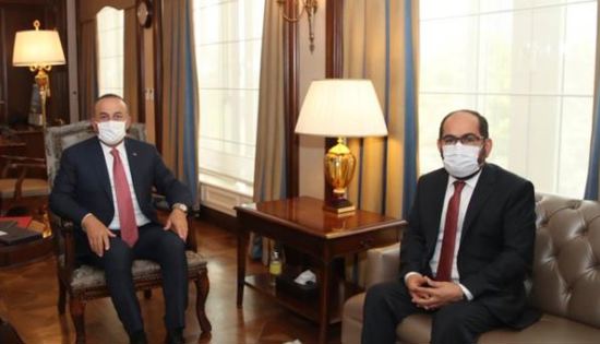 وزير الخارجية التركي يلتقي ممثلي المعارضة السورية