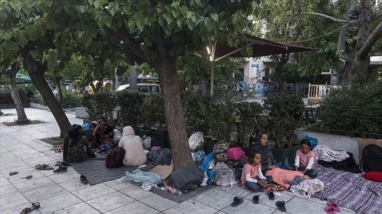 اليونان تترك 11 ألف لاجئ بلا مأوى