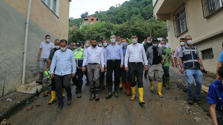 تخصيص 5 ملايين ليرة لدعم متضرري الفيضانات في غيرسون التركية