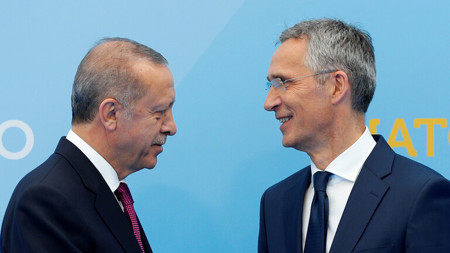 خلال اتصال هاتفي.. هذا ما قاله أردوغان لأمين عام حلف الأطلسي