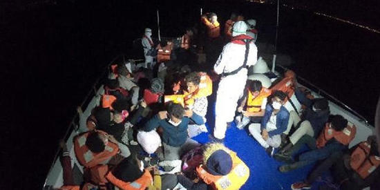 إنقاذ 40 مهاجراً غير شرعي في إزمير