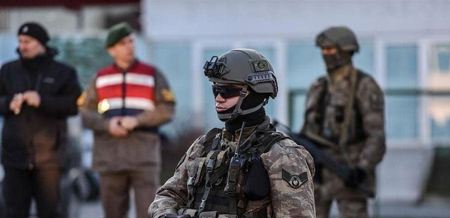 اعتقال شخصين خططا لعملية إرهابية في سوق تركي