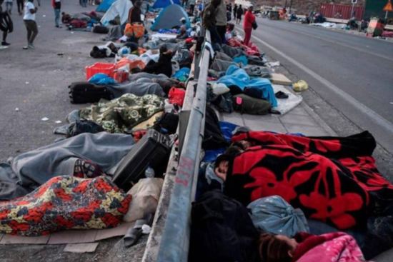 10 دول أوروبية تعتزم استقبال 400 قاصر من مخيم لاجئين يوناني