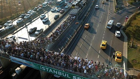 محافظة اسطنبول تدرس تغيير أوقات العمل بالمدينة
