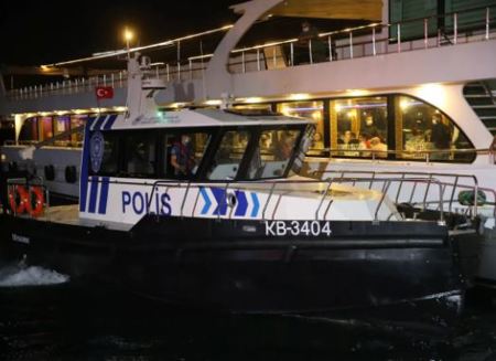 شرطة اسطنبول تجري تفتيشاً في البحر