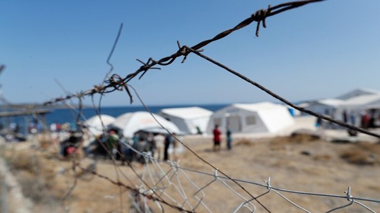 وفاة أول مهاجر بكوفيد-19 منذ بداية الجائحة في اليونان