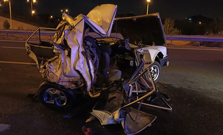 حادث مروع يحوّل سيارة إلى كومة حديد في أنقرة