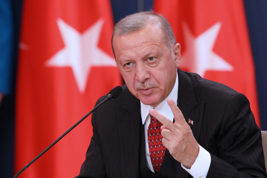 أردوغان ينفي إرسال سوريين للقتال مع أذربيجان