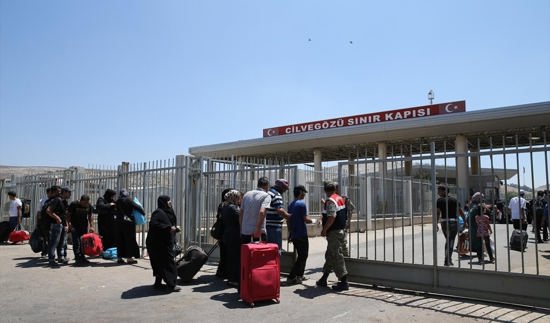 السوريون يبدؤون العودة الطوعية إلى وطنهم من تركيا