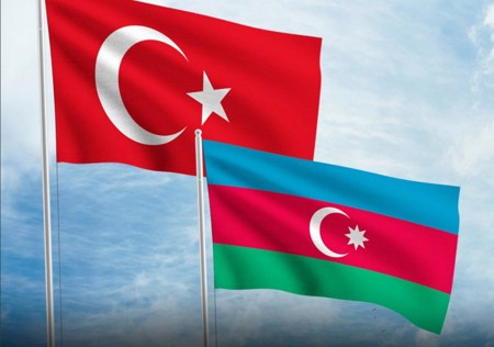 اتصال عاجل بين وزير الدفاع التركي ونظيره الأذربيجاني