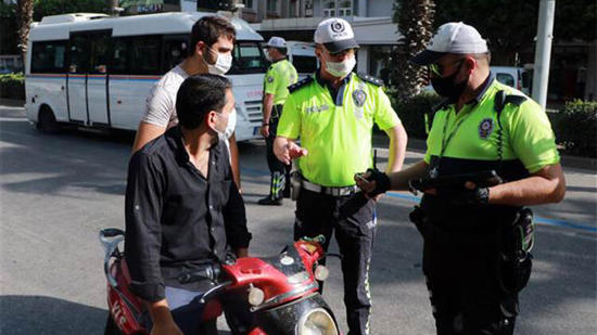 حملة شرسة تنفذها الشرطة التركية ضد سائقي الدراجات