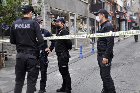 بالصور: اشتباك مسلح في إسطنبول والشرطة تتدخل