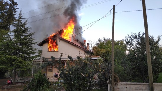 قونيا: عائلة سورية تعيش لحظات مرعبة بسبب حريق مهول