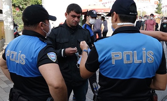 الشرطة التركية البس قناعك دوما وليس عندما ترانا