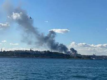 عاجل: حريق في بناء مستشفى كلية الطب في اسطنبول!