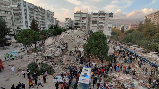 تبعات الزلزال.. بيان هام من وزارة البيئة التركية بشأن مباني إزمير
