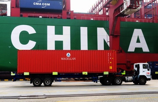 فوق التوقعات.. الصين تشهد انتعاشا في تجارتها الخارجية