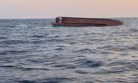  مصير مجهول لصيادين عقب انقلاب قاربهم في كاراتاش