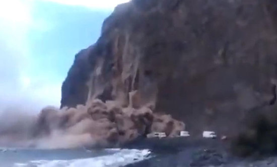 انهيار كتلة صخرية على الجزيرة في إسبانيا