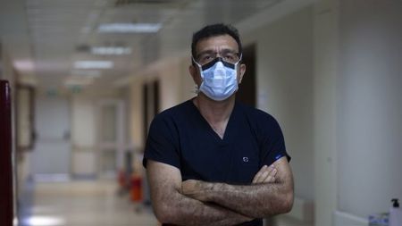 فيروس كورونا: "كيف لا نشعر بالخوف؟" طبيب تركي يحذر 