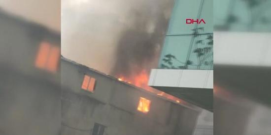 حريق هائل بمصنع في سلطان غازي