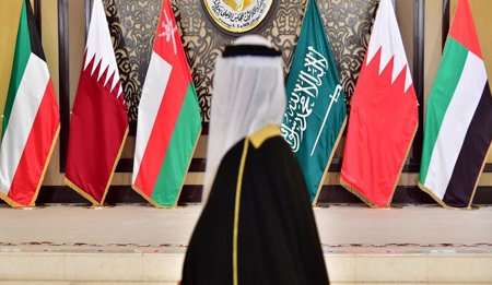 عاجل: مباحثات مثمرة بين السعودية وقطر لحل الأزمة