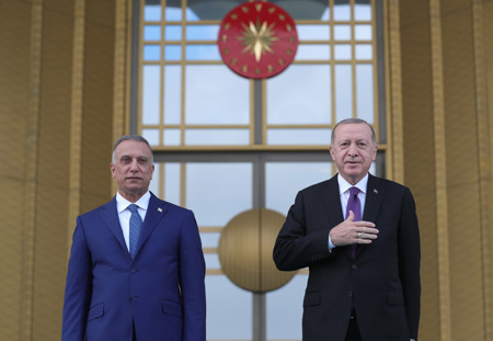 الكاظمي: العراق لن يتسامح مع أي كيان يهدد تركيا