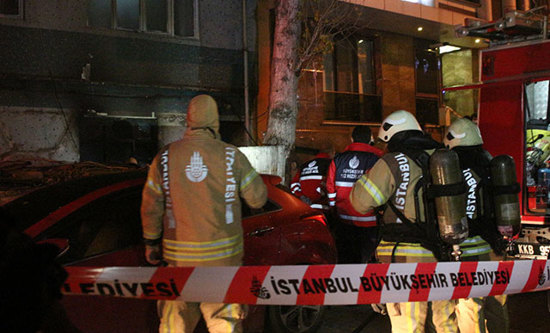 مصرع شخص في حريق كبير التهم منزلاً في إسطنبول 