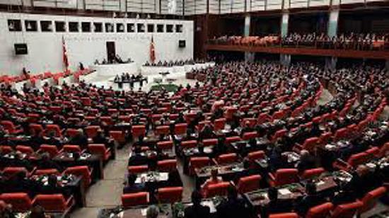 البرلمان التركي يوافق على تمديد مهلة القوات في ليبيا