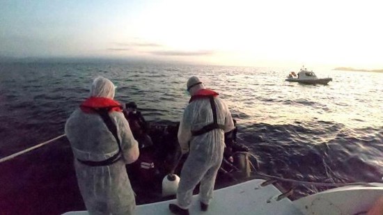 خفر السواحل التركي: إنقاذ 64 مهاجرًا من الموت المحقق