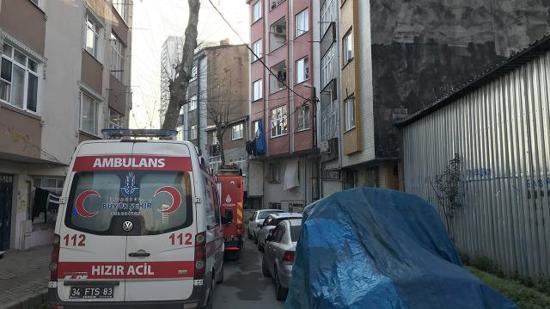 حريق في أحد مباني إسطنبول يتسبب بفاجعة