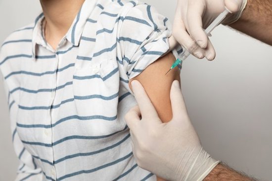 فئات مستبعدة من التطعيم ضد «كورونا»