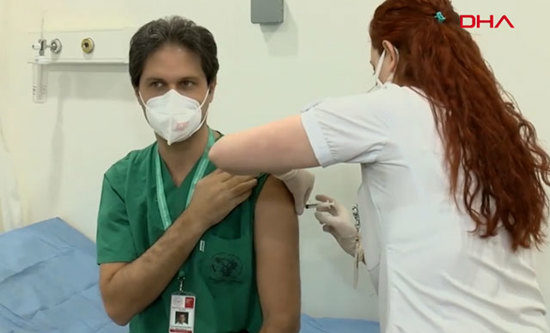 بدء تطعيم المتخصصين في الرعاية الصحية في اسطنبول
