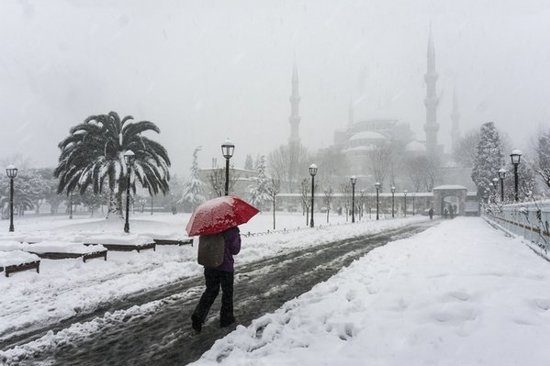 ثلوج كثيفة متوقعة في إسطنبول مجددًا.. وتحذيرات من الأرصاد الجوية