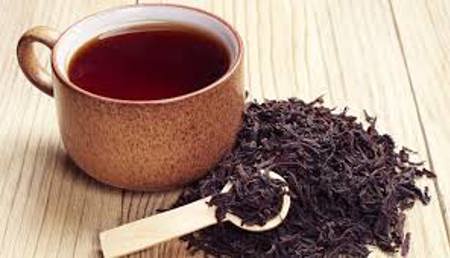 كيف يثبط الشاي الأسود نشاط فيروس كورونا؟