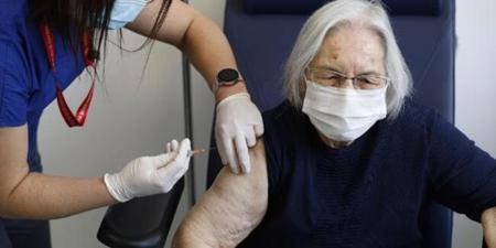 بدء تطعيم المواطنين فوق الـ80 بلقاح كورونا في تركيا