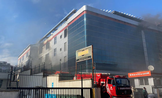 حريق هائل في مصنع لانتاج الأدوات المنزلية بإسطنبول