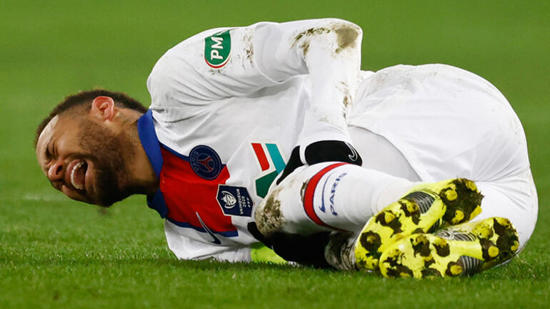 قلق كبير في صفوف جماهير باريس سان جيرمان بعد إصابة نيمار